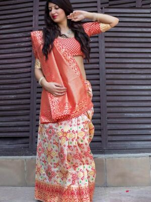 weaving silk saree